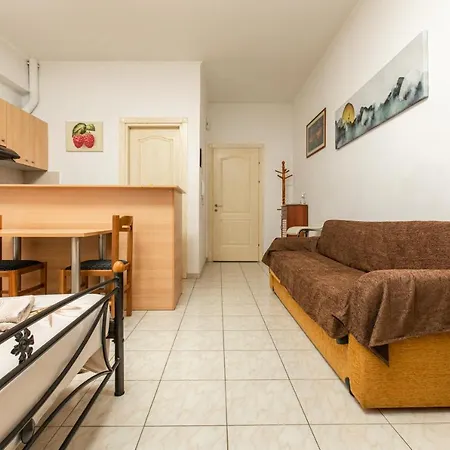Apartment Cozy 4 *